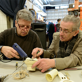 Repaircafé de War in het Eemhuis